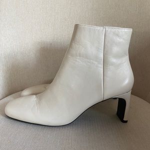 OAK + FORT Cream Leather Ankle Boots